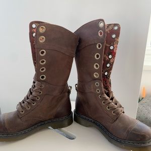 Dr marten triumph floral lace up boot